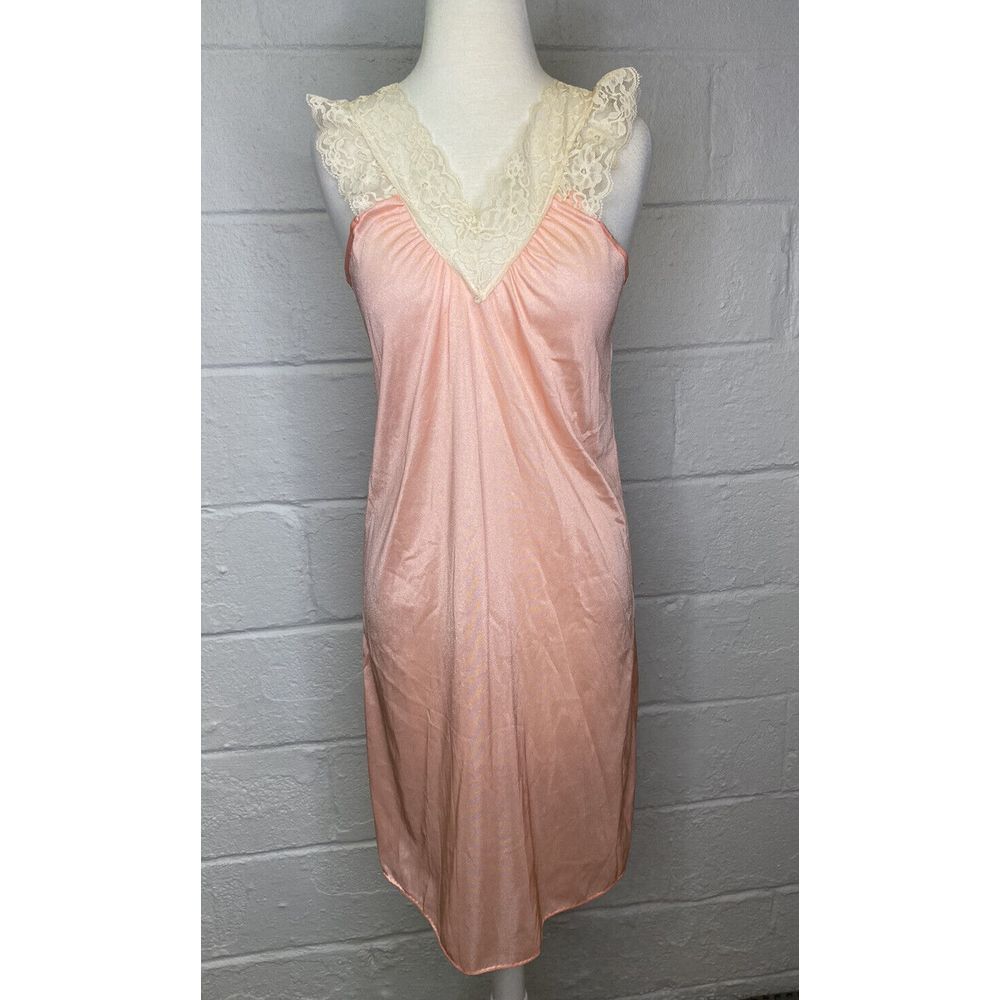 Vintage First Lady Lingerie Lace Nightgown Medium Peach Nylon Old‎ Hollywood
